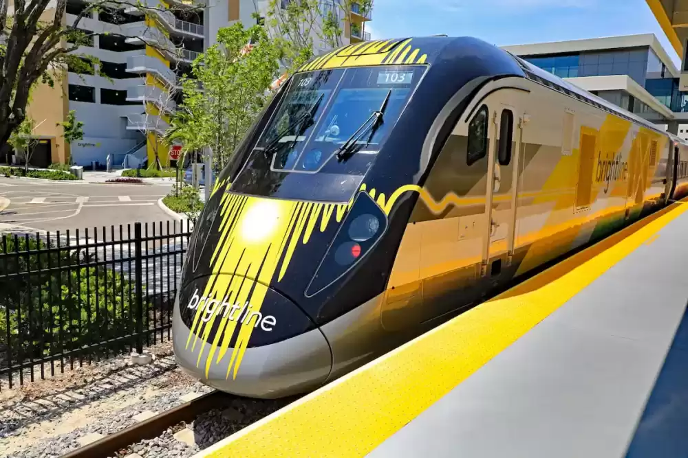 Velocidade e Conforto: Brightline Lança Rota de Trem entre Miami e Orlando